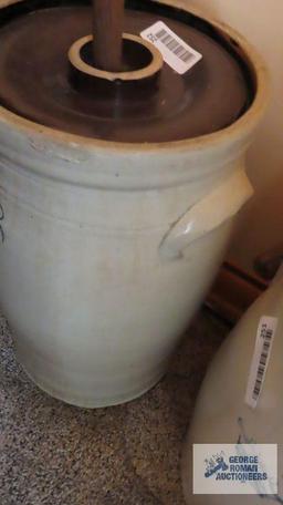 Number 6 gallon handled butter churn