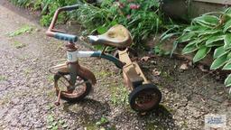 Vintage Pacemaker tricycle. Missing pedal