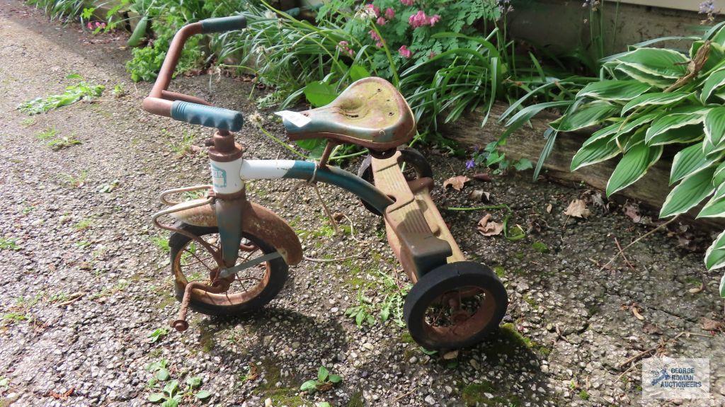 Vintage Pacemaker tricycle. Missing pedal