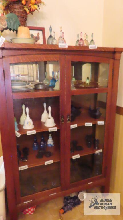 Curio cabinet