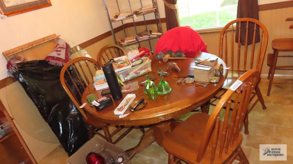 Round pedestal table with leaf and five chairs and glass top