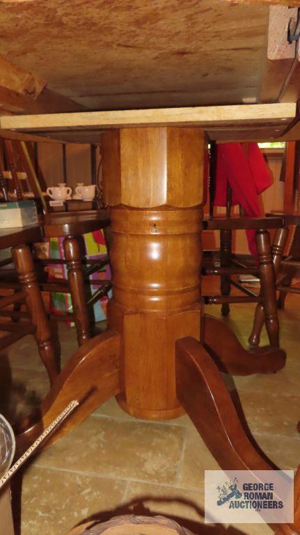 Round pedestal table with leaf and five chairs and glass top