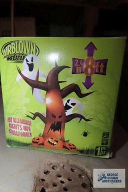 scary Halloween tree decoration, 8 ft tall, inflatable
