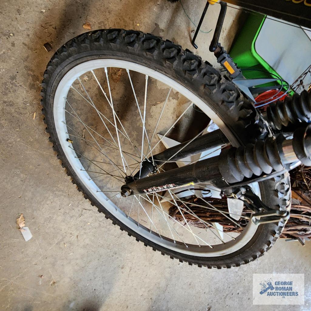 Roadmaster mountain bike. Missing seat