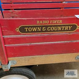 Radio Flyer Town & Country wagon