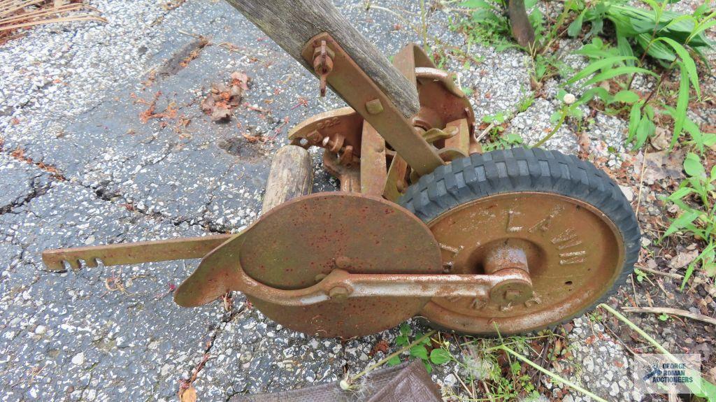 Antique edger