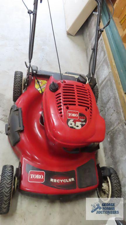 Toro 6.5 hp recycler lawnmower with 22 inch rear drive, self propel system