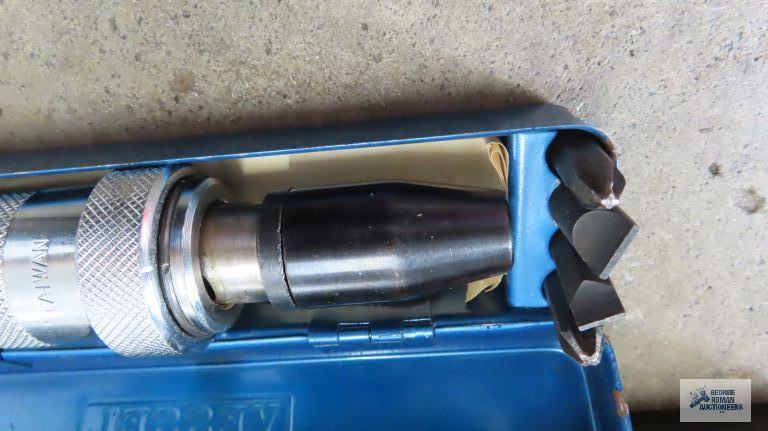 Vesser impact-driver and socket set