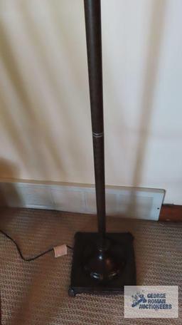 Decorative floor lamp