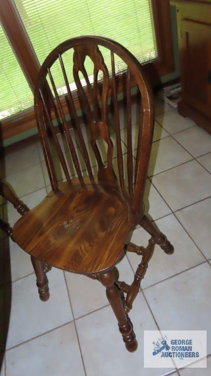 Table with two leaves and four chairs