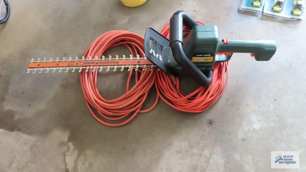 Hedgehog trimmer with extension cords
