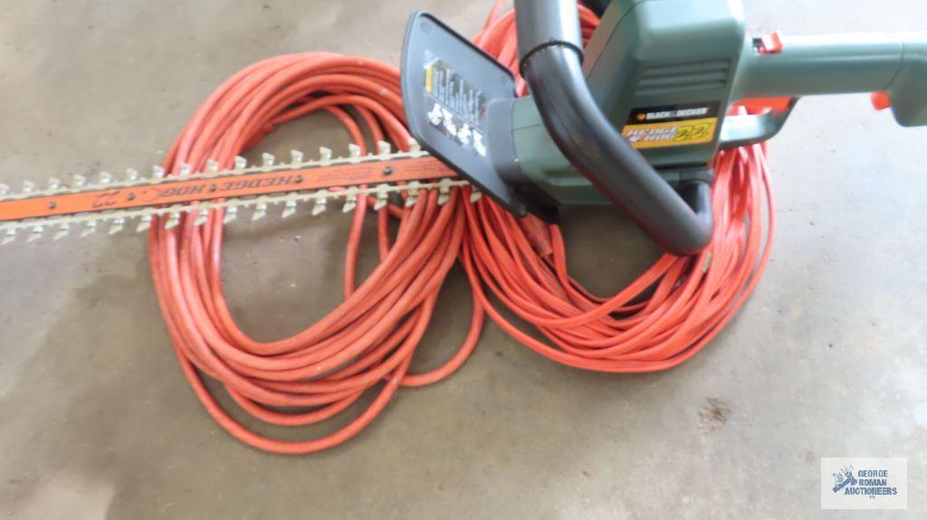 Hedgehog trimmer with extension cords