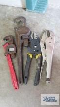 Pipe wrenches