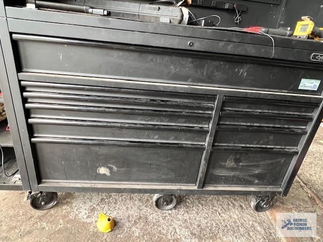 Husky industrial roller tool cabinet with electric