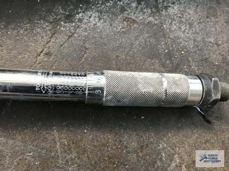 2 TORQUE WRENCHES