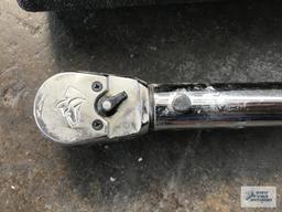 2 TORQUE WRENCHES