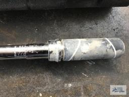2 TORQUE WRENCHES