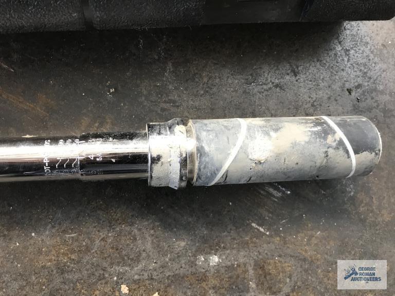 2 TORQUE WRENCHES