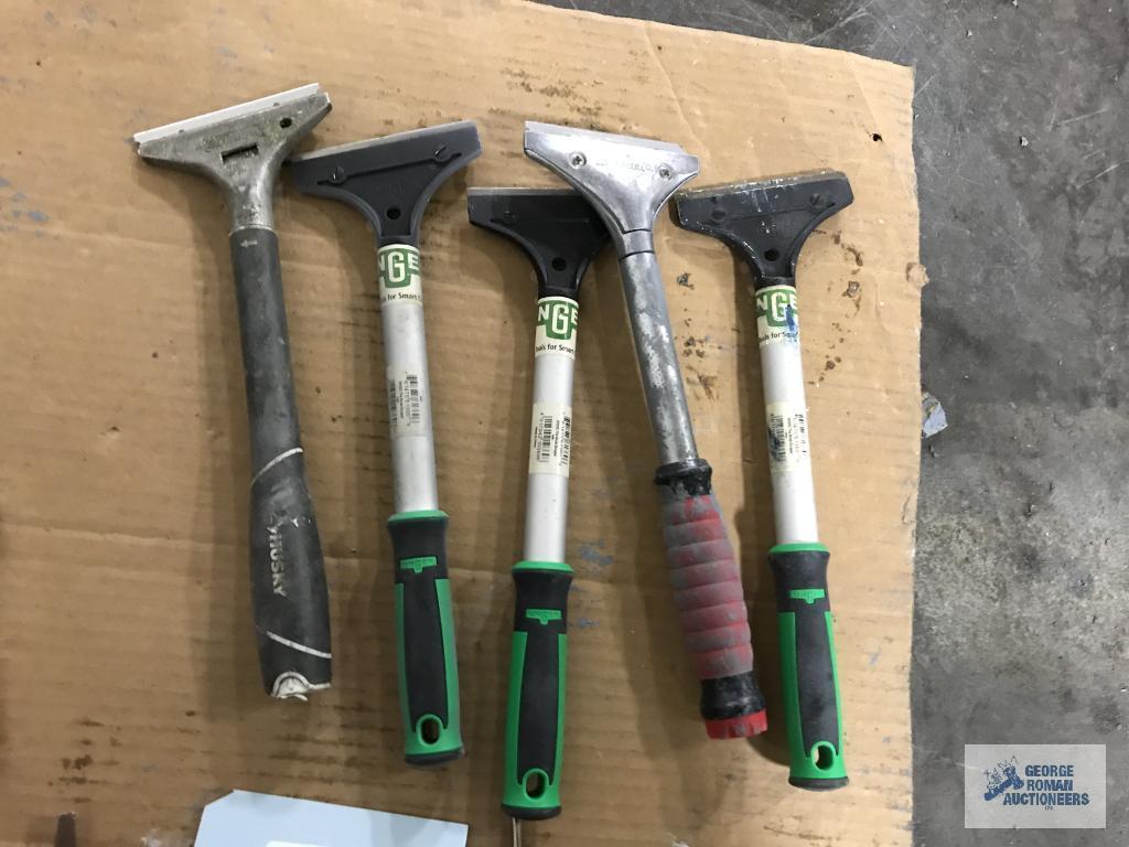 SOCKETS AND HAND TOOLS