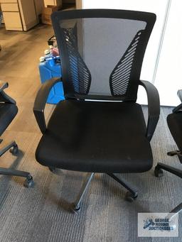 (4) BLACK SWIVEL CHAIRS