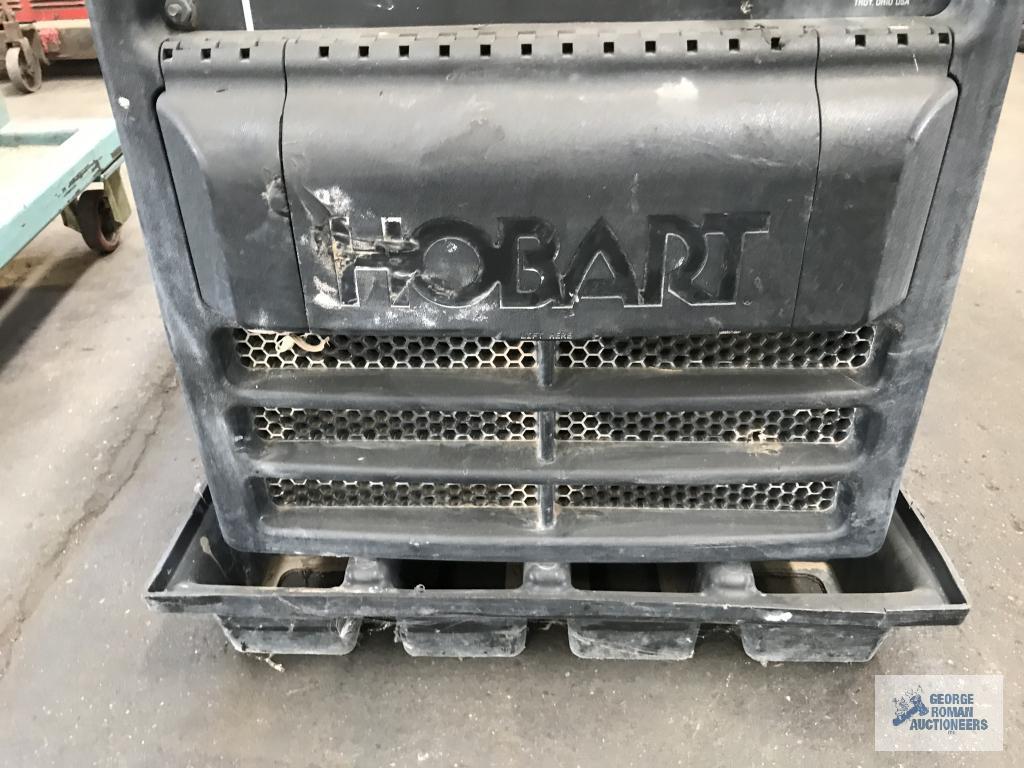 HOBART CHAMPION ELITE 225-AMP PORTABLE GAS WELDER