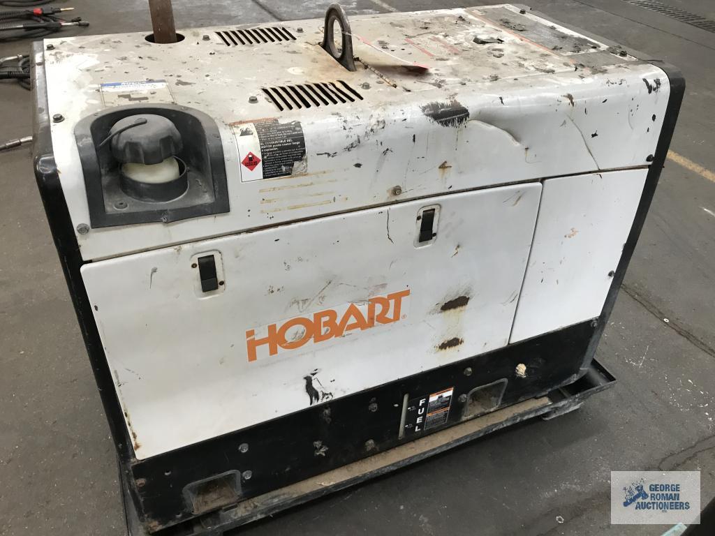 HOBART CHAMPION ELITE 225-AMP PORTABLE GAS WELDER