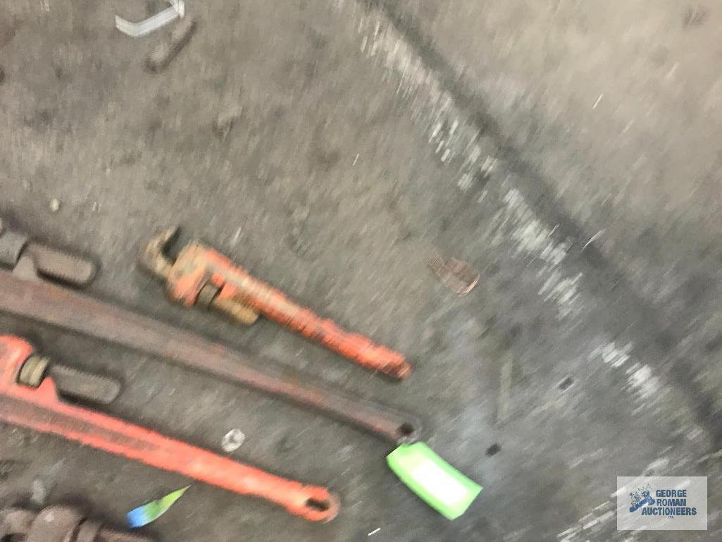 PIPE WRENCHES