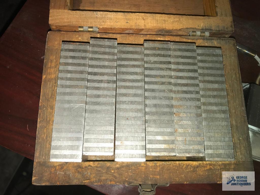 MITUTOYO ABSOLUTE GAUGES, BLOCKS AND GLOSSMETER