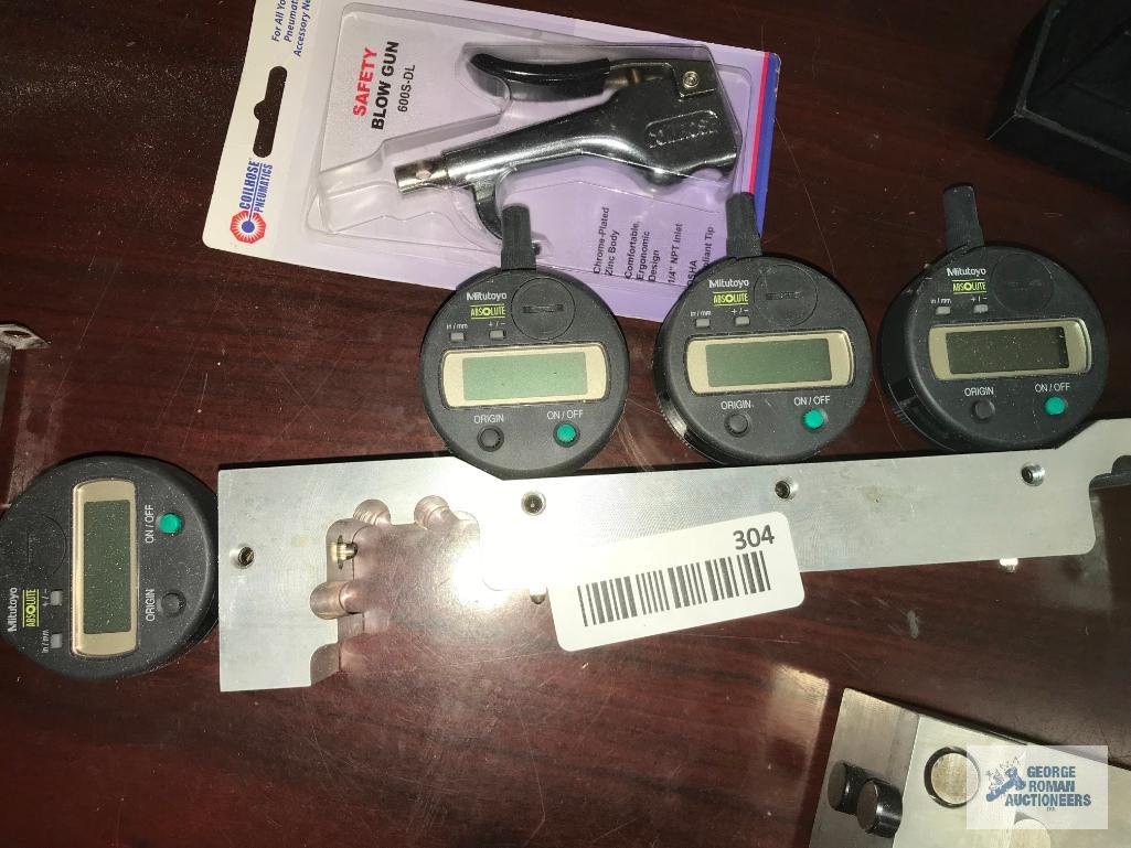 MITUTOYO ABSOLUTE GAUGES, BLOCKS AND GLOSSMETER
