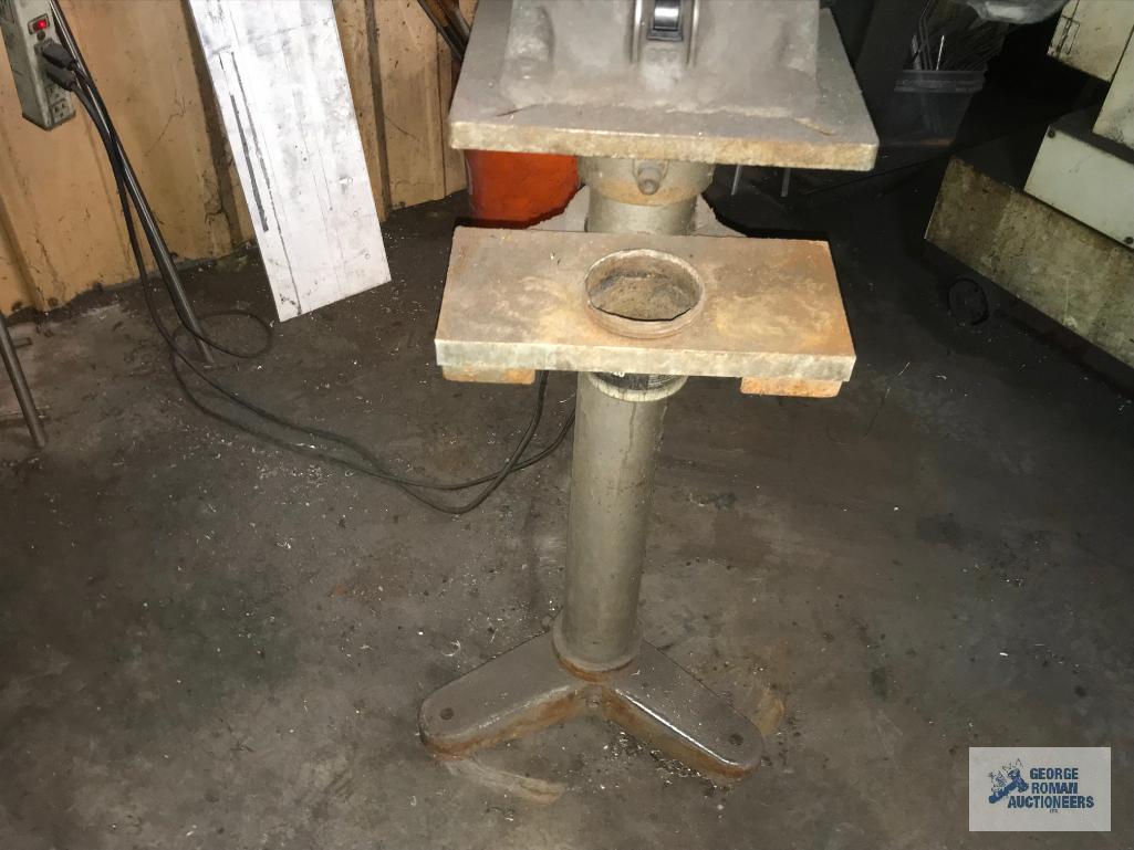 PEDESTAL GRINDER