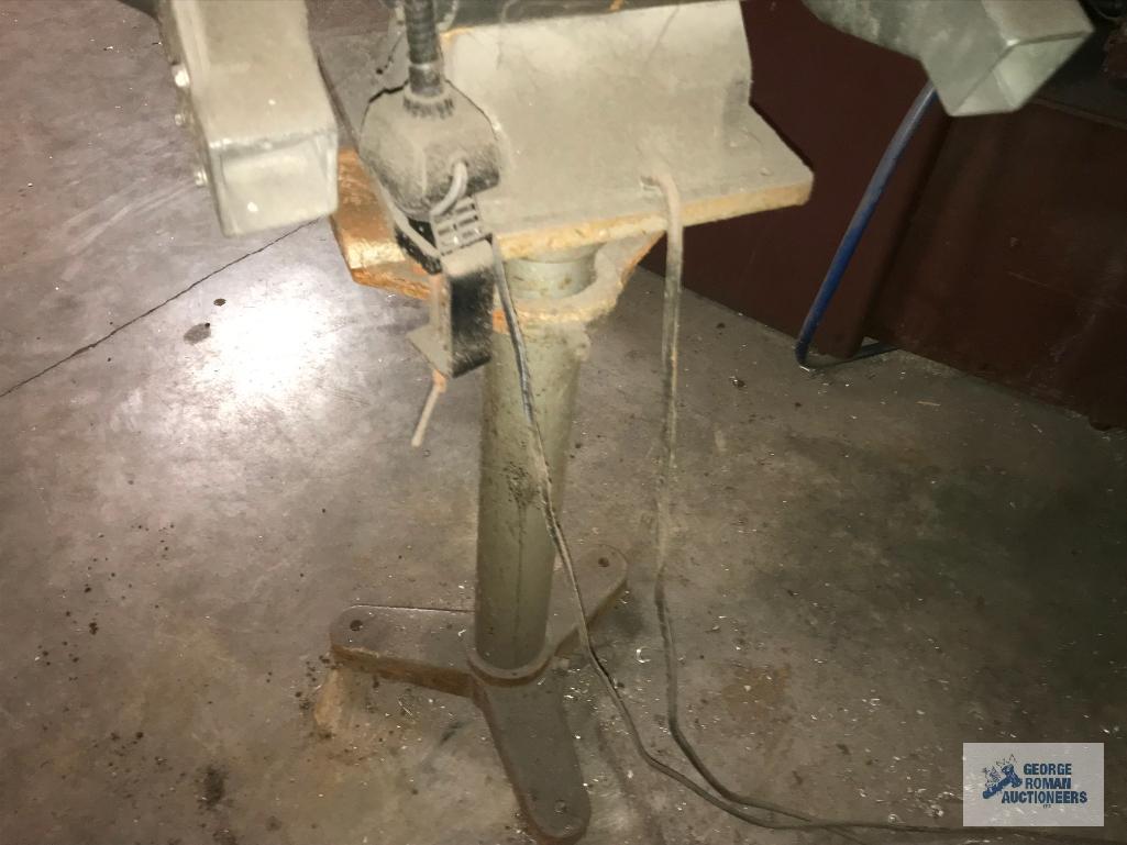 PEDESTAL GRINDER