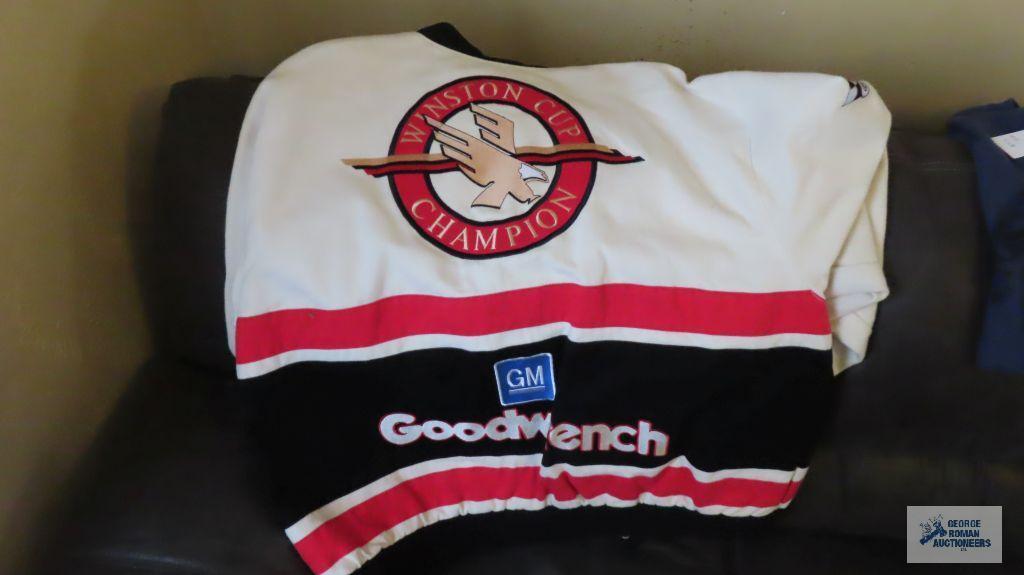 Dale Earnhardt, Winston Cup, GM Goodwrench jacket, size large