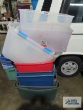 Assorted totes, no lids