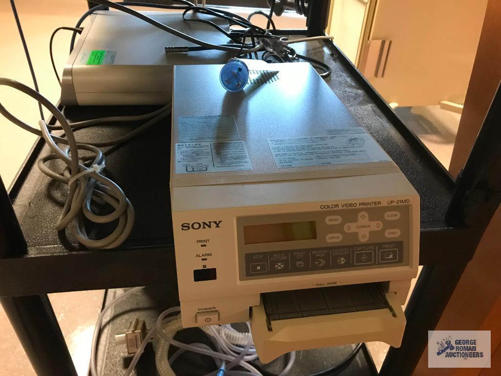 (5) MEDICAL MACHINES AND CART