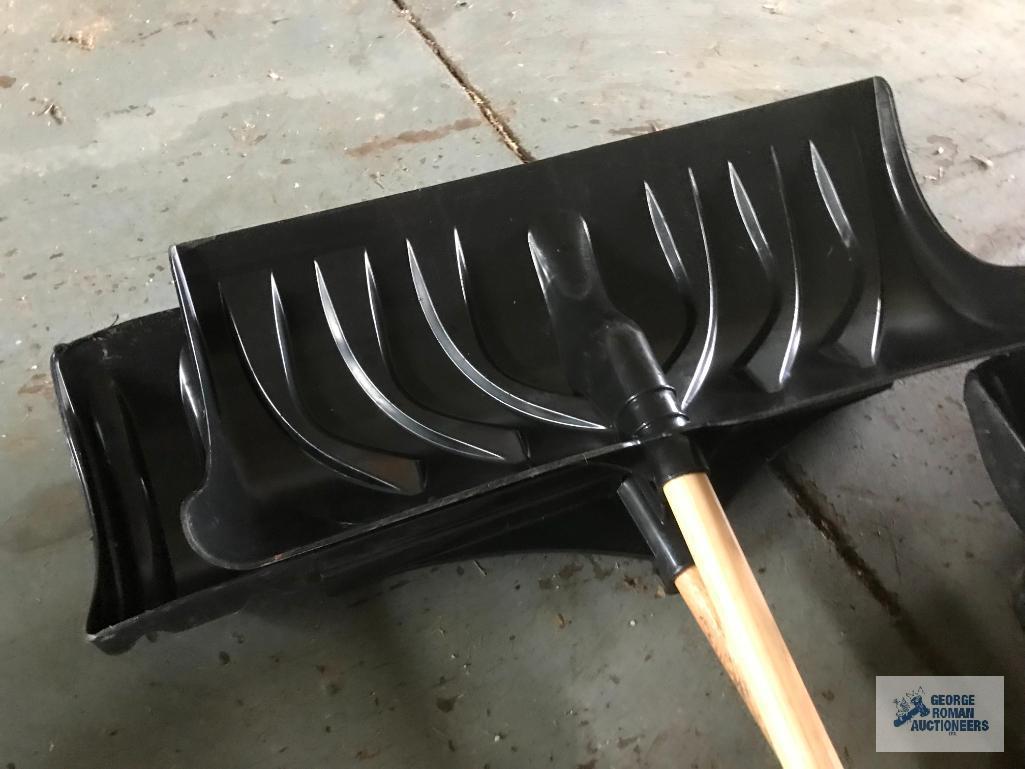 (7) SNOW SHOVELS