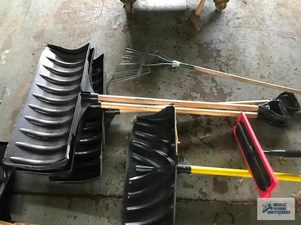 (7) SNOW SHOVELS