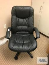 OFFICE CHAIR