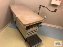 MIDMARK TABLE, LIGHT AND STAINLESS STEEL WASTE CAN