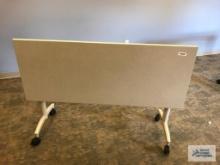 ENWORK 5' FOLDING CONFERENCE TABLE