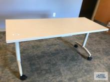 ENWORK 5' FOLDING CONFERENCE TABLE