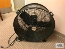 FLOOR FAN