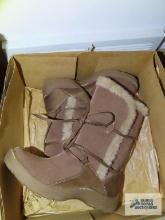 Merona ladies winter boots, size 7
