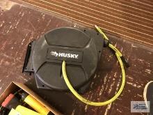 HUSKY RETRACTABLE AIR HOSE AND REEL