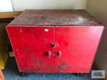 TOOL/WORK CABINET ON WHEELS