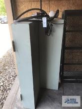PORTABLE FUEL TANK WITH DISCHARGE ASSEMBLY