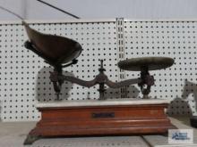 Henry Troemner scale