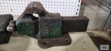 Reed Manufacturing Co. No. 104R heavy duty vise
