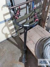 Hitch mounted bicycle rack