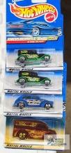 Partial set of 2000 Circus on Wheels series Hot Wheel cars new in packages