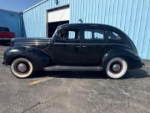 1939 Ford Deluxe Sedan